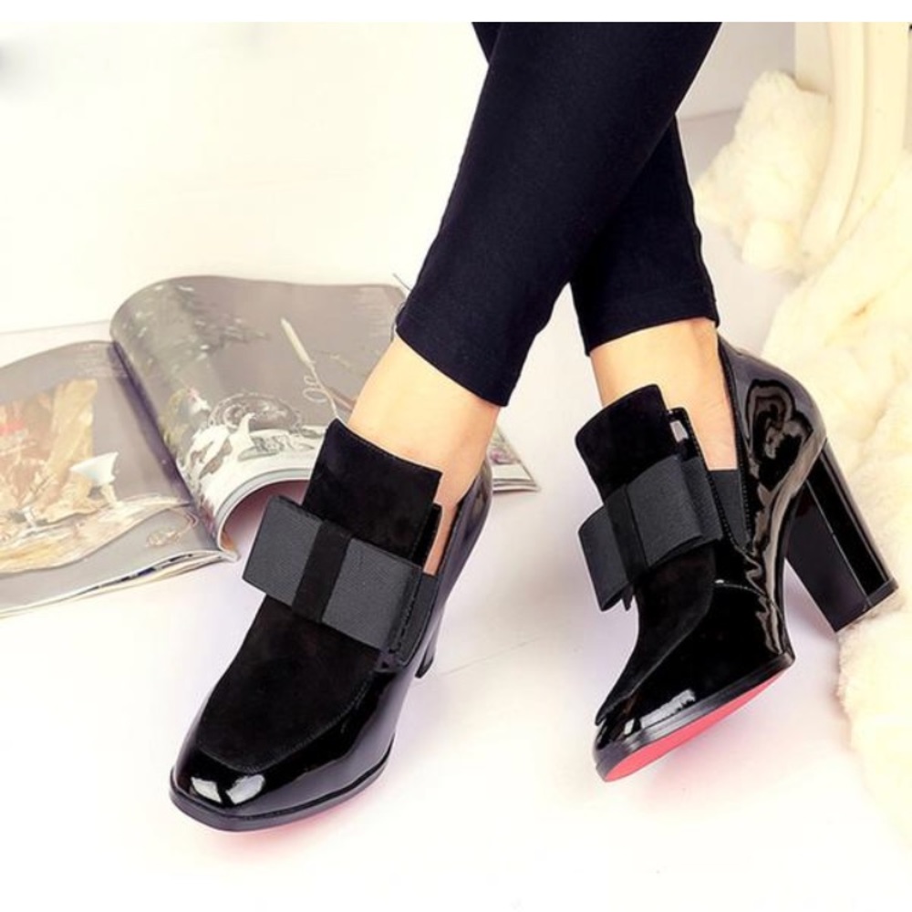 Red Bottom Sole Pumps